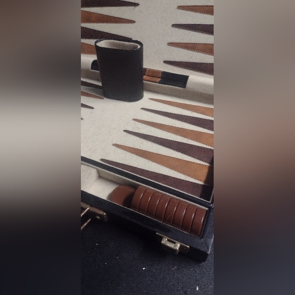 Vintage Backgammon Gaming Set in Black & Brown Leather Travel Brief Case - Picture 4 of 11